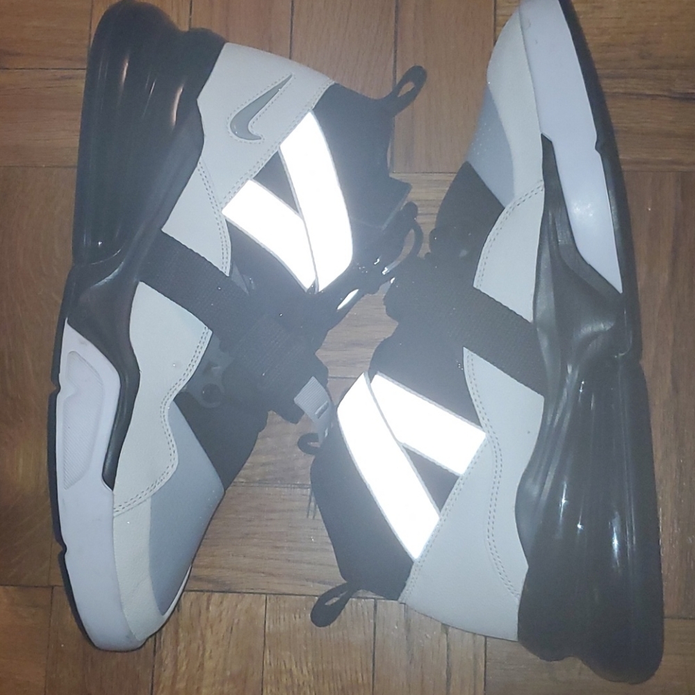 Air Force 270